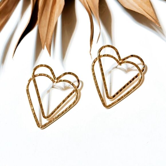 gold heart earrings H169 - Picture 2 of 4